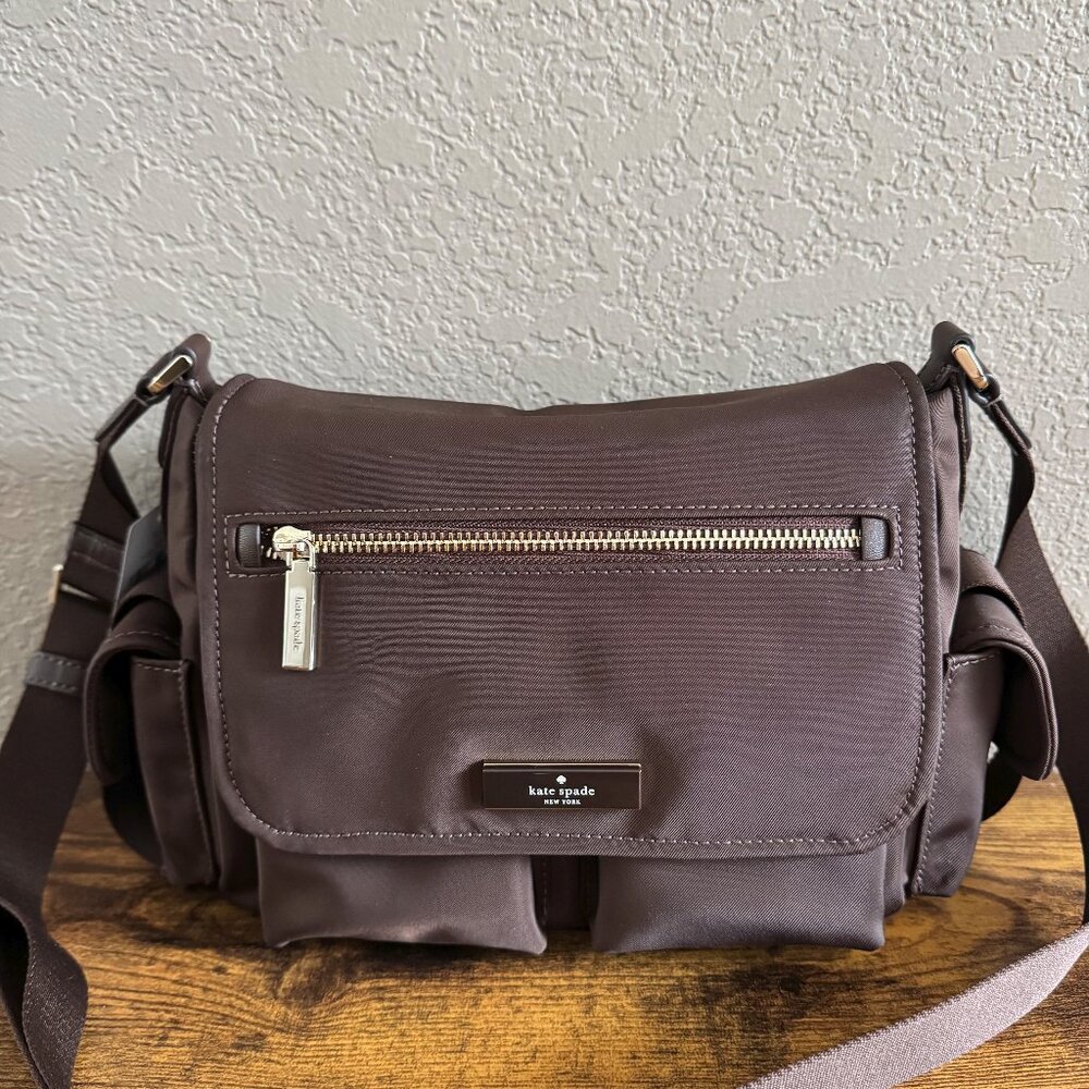 NWT Kate Spade Carter Cargo Messenger Bag Many Pockets in Hot Fudge Crossbody